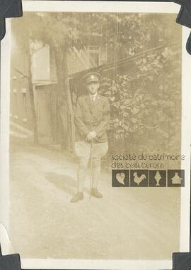 Soldat inconnu sur la rue Saint-Louis