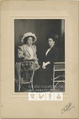 Portrait de deux femmes inconnues