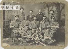 Équipe de baseball composé de douze hommes