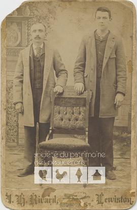 Deux hommes inconnus