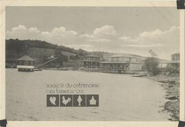 Cabanon et hôtel sur le lac Poulin