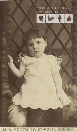Antoinette Mathieu, petite fille