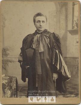 Portrait d’un diplômé universitaire inconnu