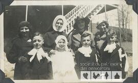 Premiers communiant, religieuse et femmes inconnus
