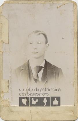 Jeune homme inconnu
