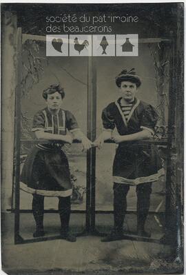Portrait de deux femmes inconnues